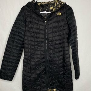 North Face Puffer Womens Small - Black/Gold